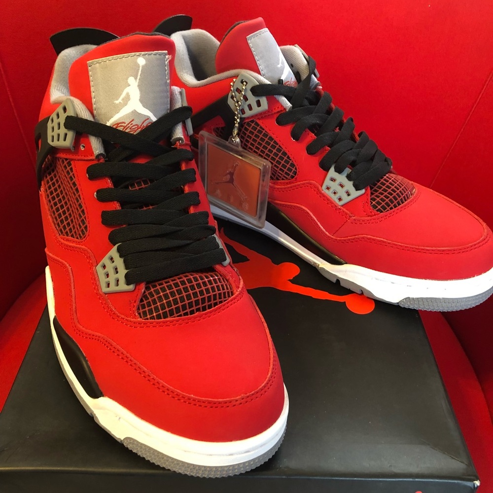 Jordan 4 Retro “Toro Bravo”